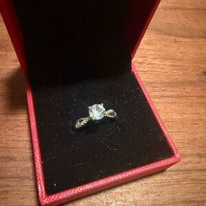 Stunning Women's Silver and Gold Ring